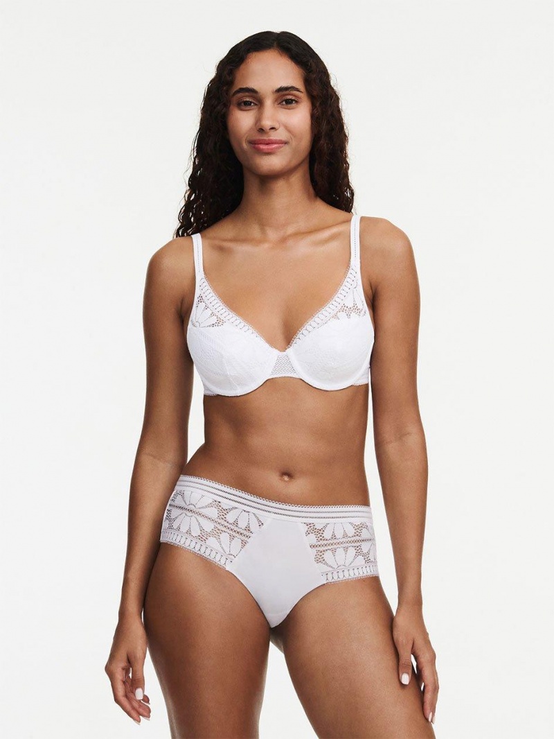 Chantelle Sofie Lace Lightweight Plunge, Passionata designed by CL Bras White | USA 2222GLQ